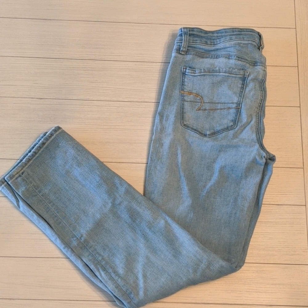 American Eagle high waisted jeans